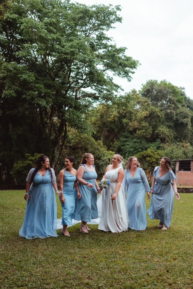 Casamento de Ana e Fred: noivos com padrinhos e madrinhas