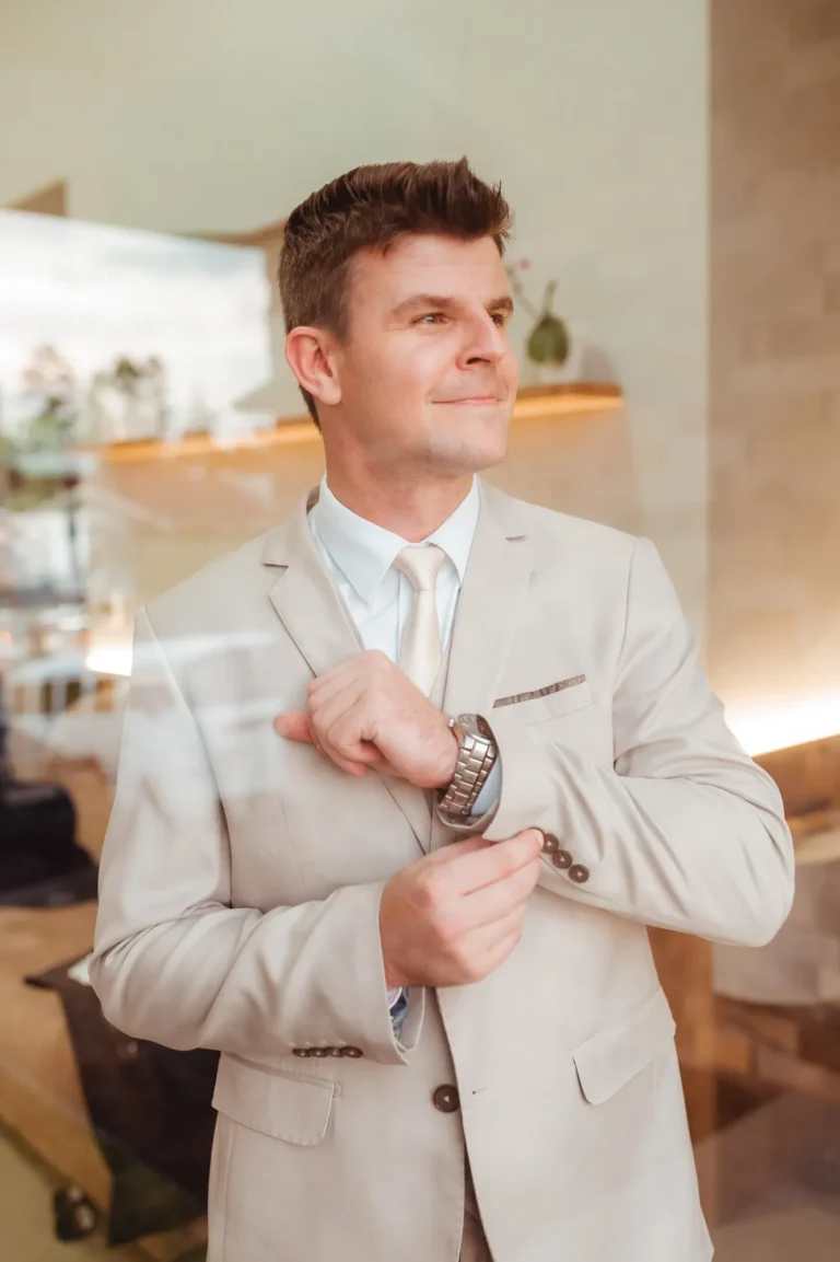 Casamento de Bárbara e Mateus: preparação do noivo e padrinhos