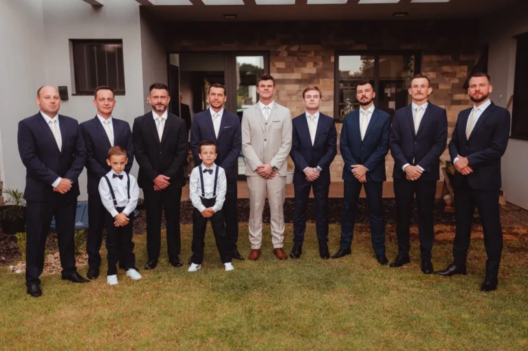 Casamento de Bárbara e Mateus: preparação do noivo e padrinhos