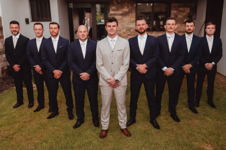 Casamento de Bárbara e Mateus: preparação do noivo e padrinhos