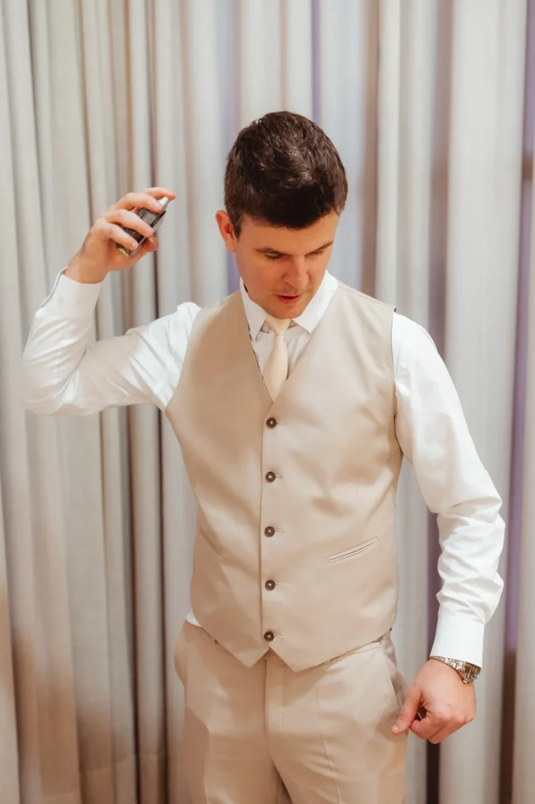 Casamento de Bárbara e Mateus: preparação do noivo e padrinhos