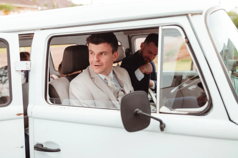 Casamento de Bárbara e Mateus: preparação do noivo e padrinhos