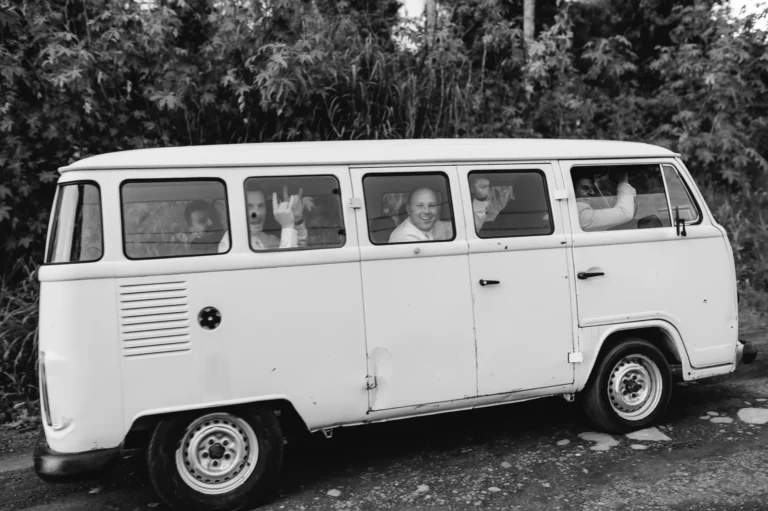 Casamento de Bárbara e Mateus: preparação do noivo e padrinhos