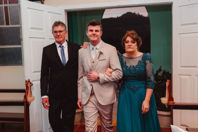 Casamento de Bárbara e Mateus: preparação do noivo e padrinhos