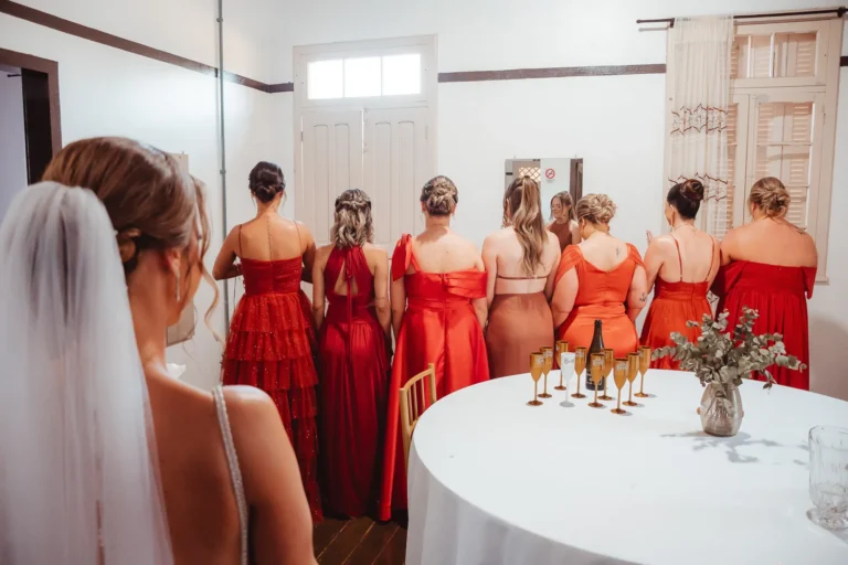 Casamento de Bruna e Douglas: noiva com as madrinhas