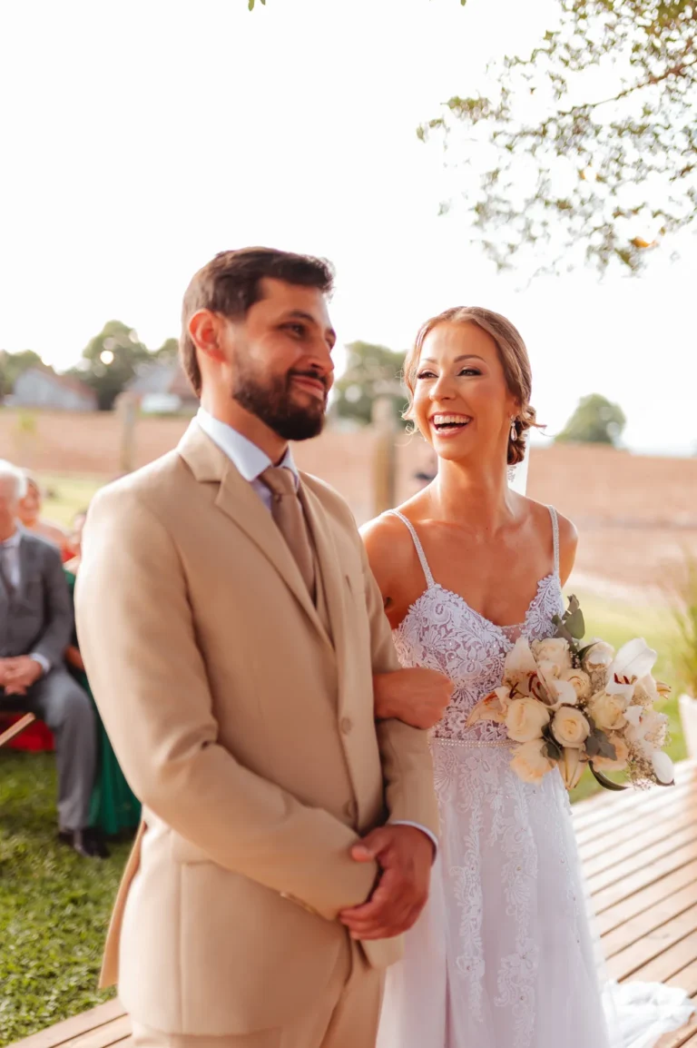 Casamento de Bruna e Douglas: cerimônia ao ar livre