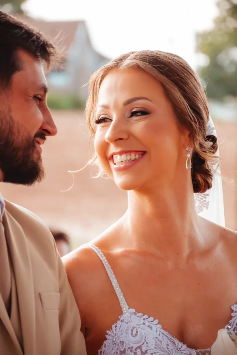 Casamento de Bruna e Douglas: cerimônia ao ar livre