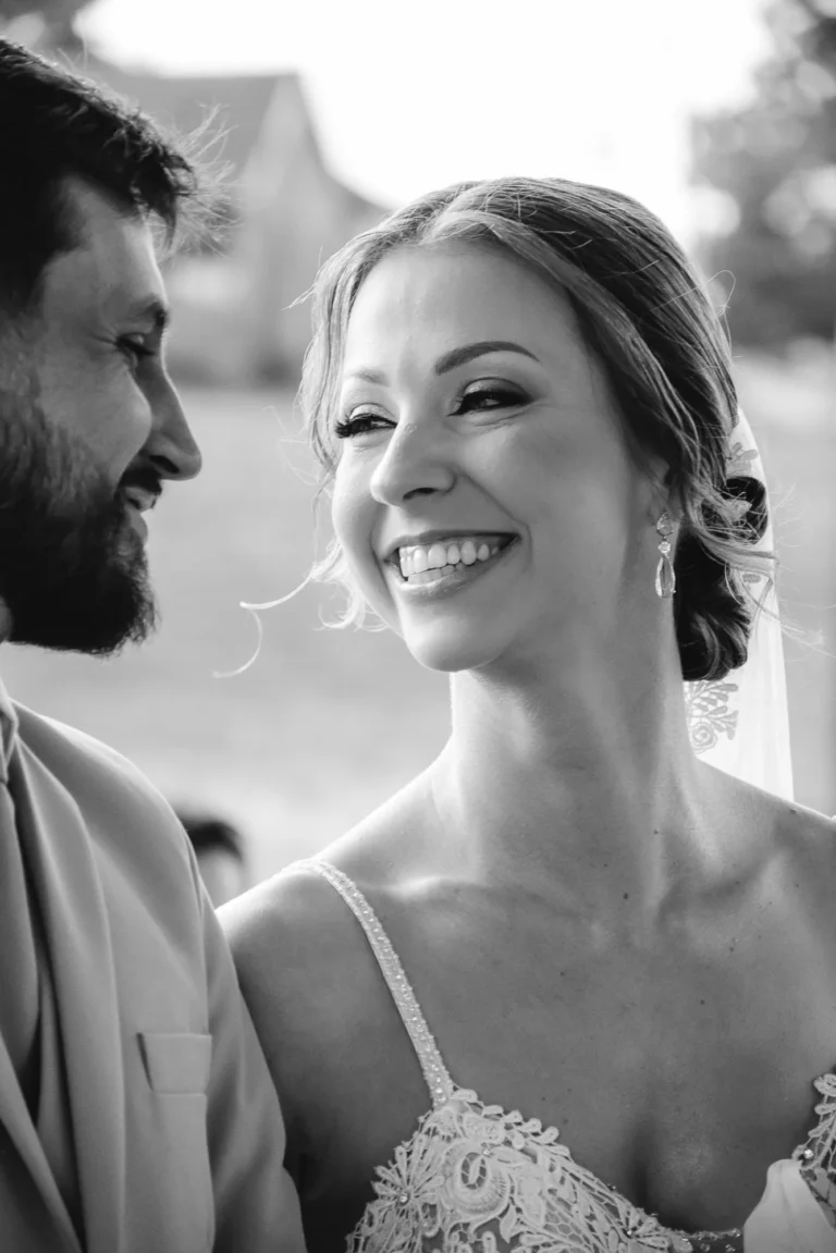 Casamento de Bruna e Douglas: cerimônia ao ar livre