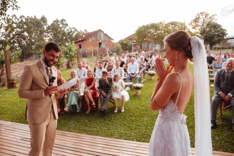 Casamento de Bruna e Douglas: cerimônia ao ar livre