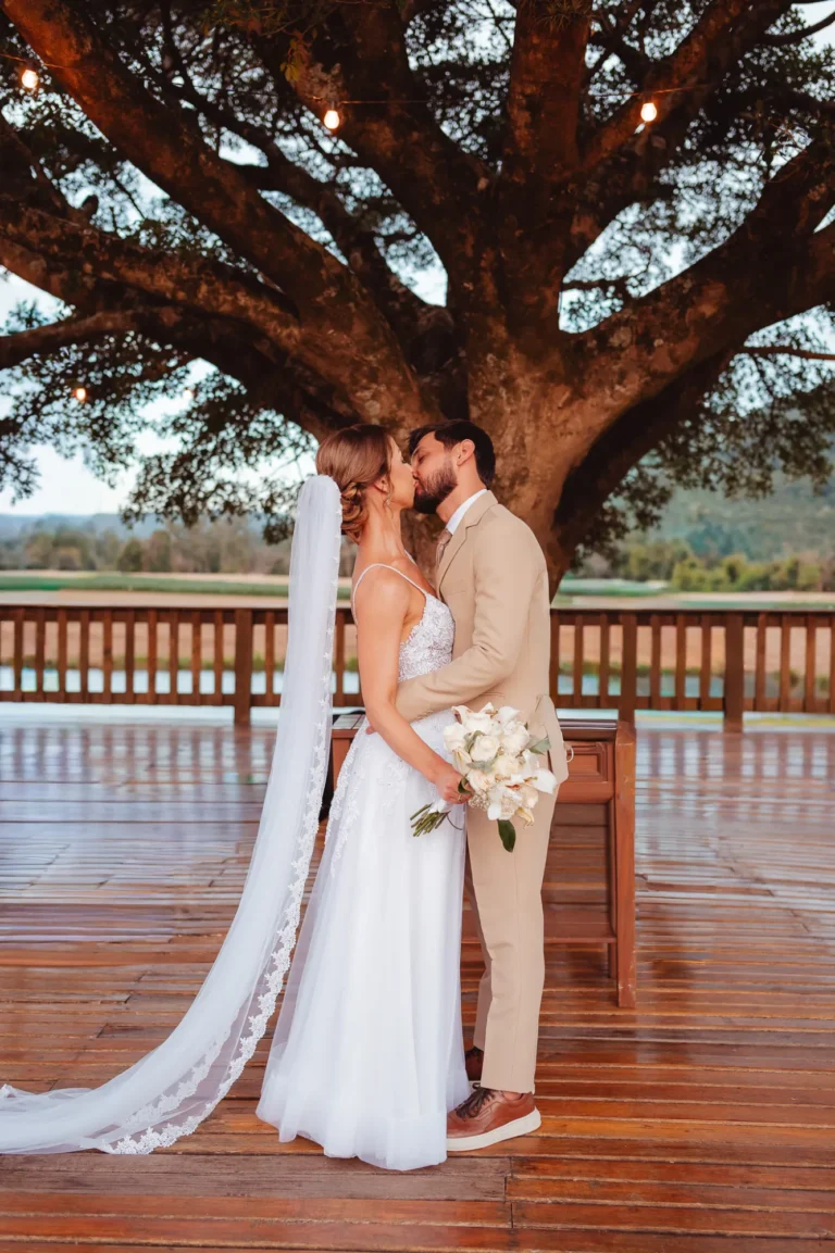 Casamento de Bruna e Douglas: cerimônia ao ar livre