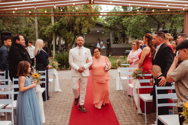 Casamento de Carla e Dionei: cerimônia ao ar livre