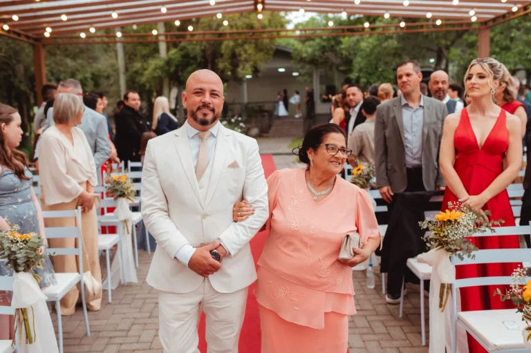 Casamento de Carla e Dionei: cerimônia ao ar livre