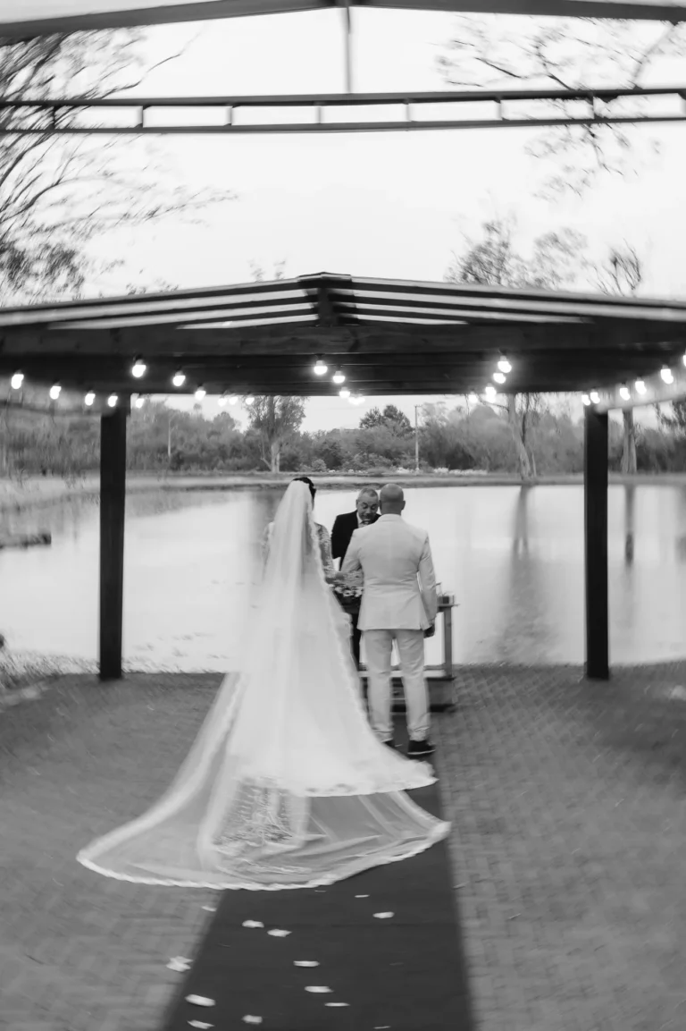 Casamento de Carla e Dionei: cerimônia ao ar livre