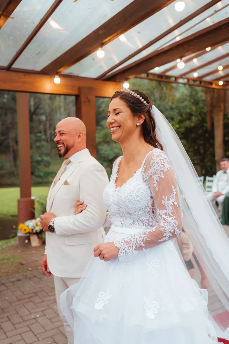 Casamento de Carla e Dionei: cerimônia ao ar livre