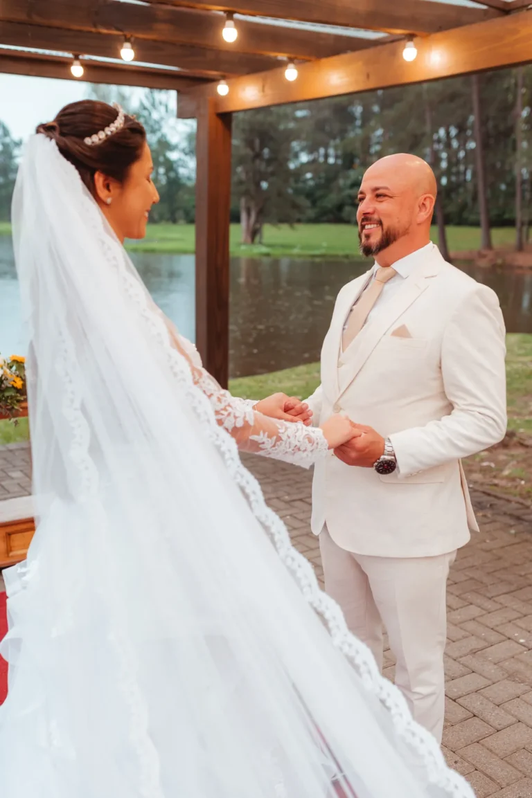 Casamento de Carla e Dionei: cerimônia ao ar livre