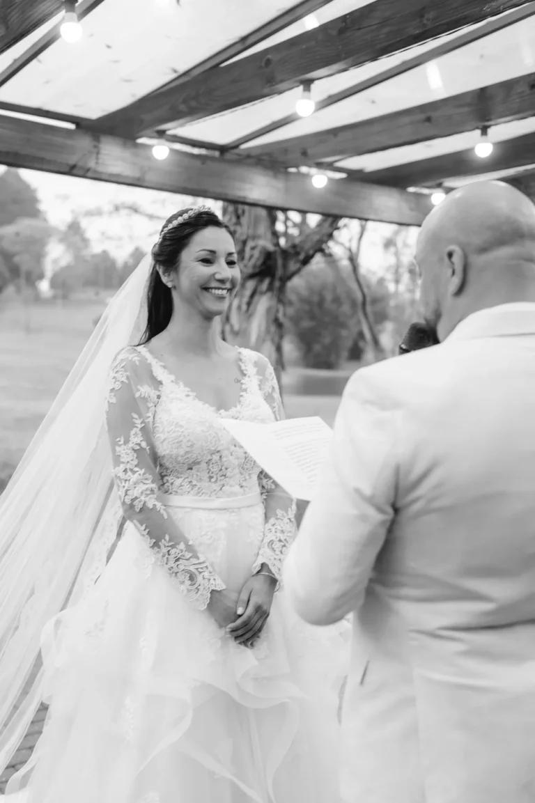 Casamento de Carla e Dionei: cerimônia ao ar livre