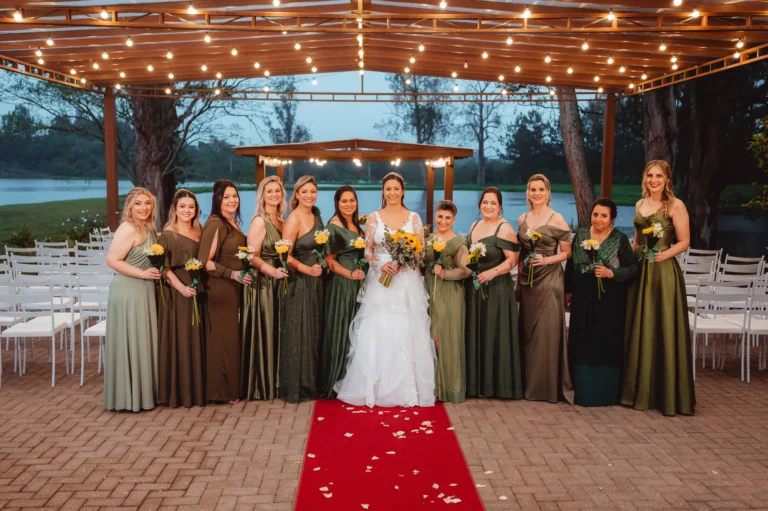Casamento de Carla e Dionei: saída dos noivos e padrinhos