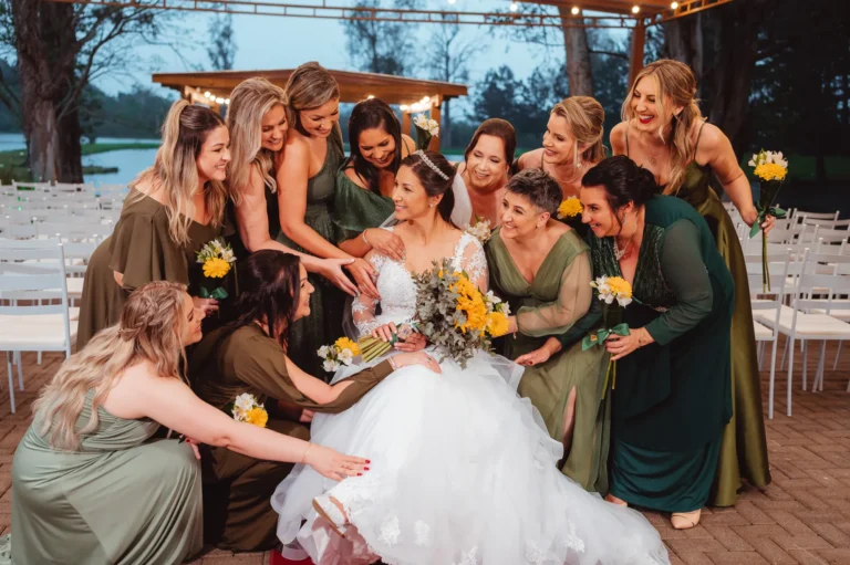 Casamento de Carla e Dionei: saída dos noivos e padrinhos