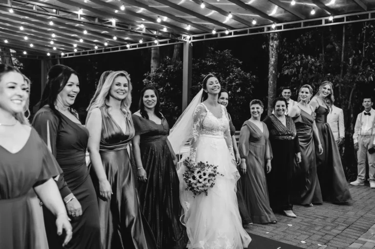 Casamento de Carla e Dionei: saída dos noivos e padrinhos