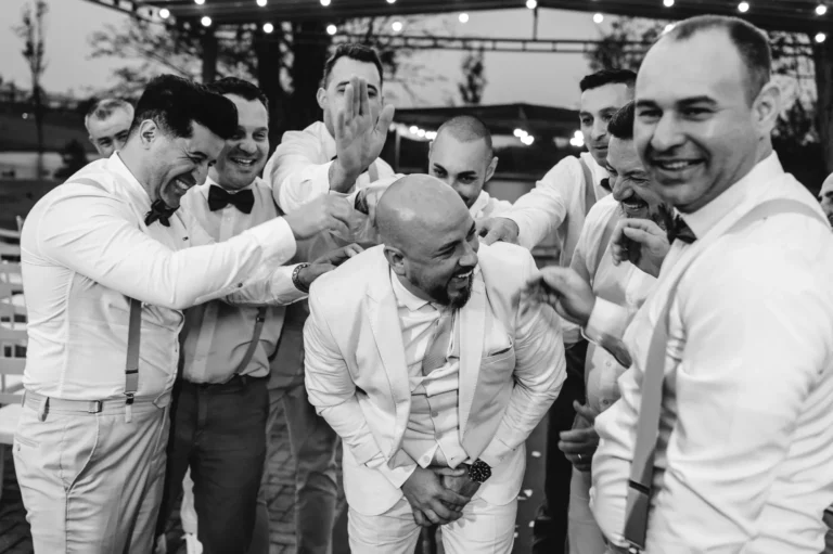 Casamento de Carla e Dionei: saída dos noivos e padrinhos