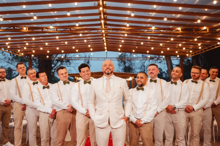 Casamento de Carla e Dionei: saída dos noivos e padrinhos