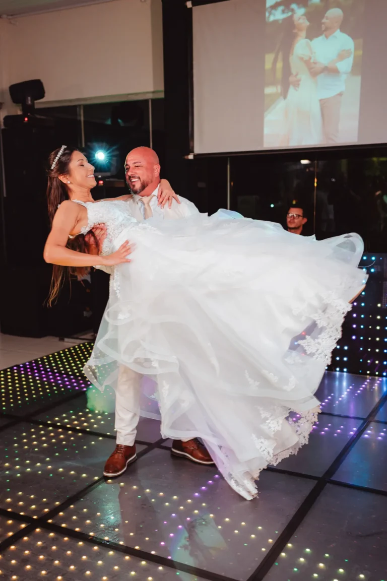 Casamento de Carla e Dionei: festa
