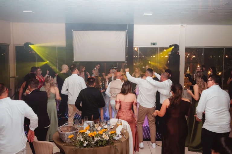 Casamento de Carla e Dionei: festa