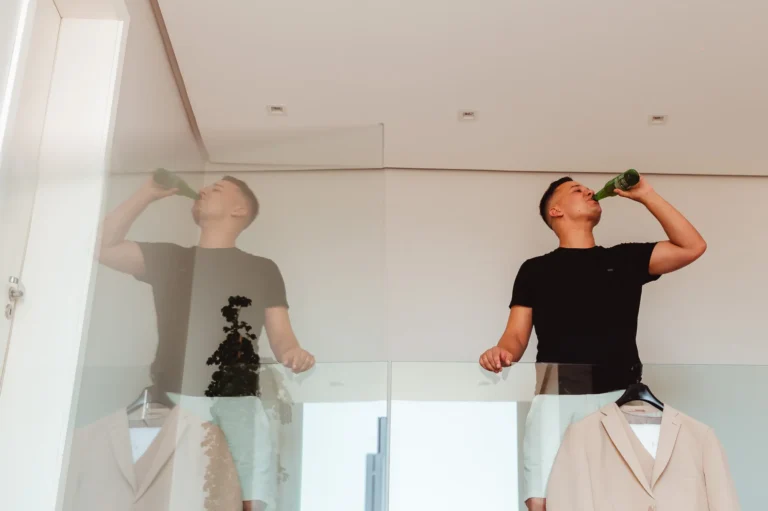 Casamento de Fran e Djonatan: preparação do noivo e padrinhos