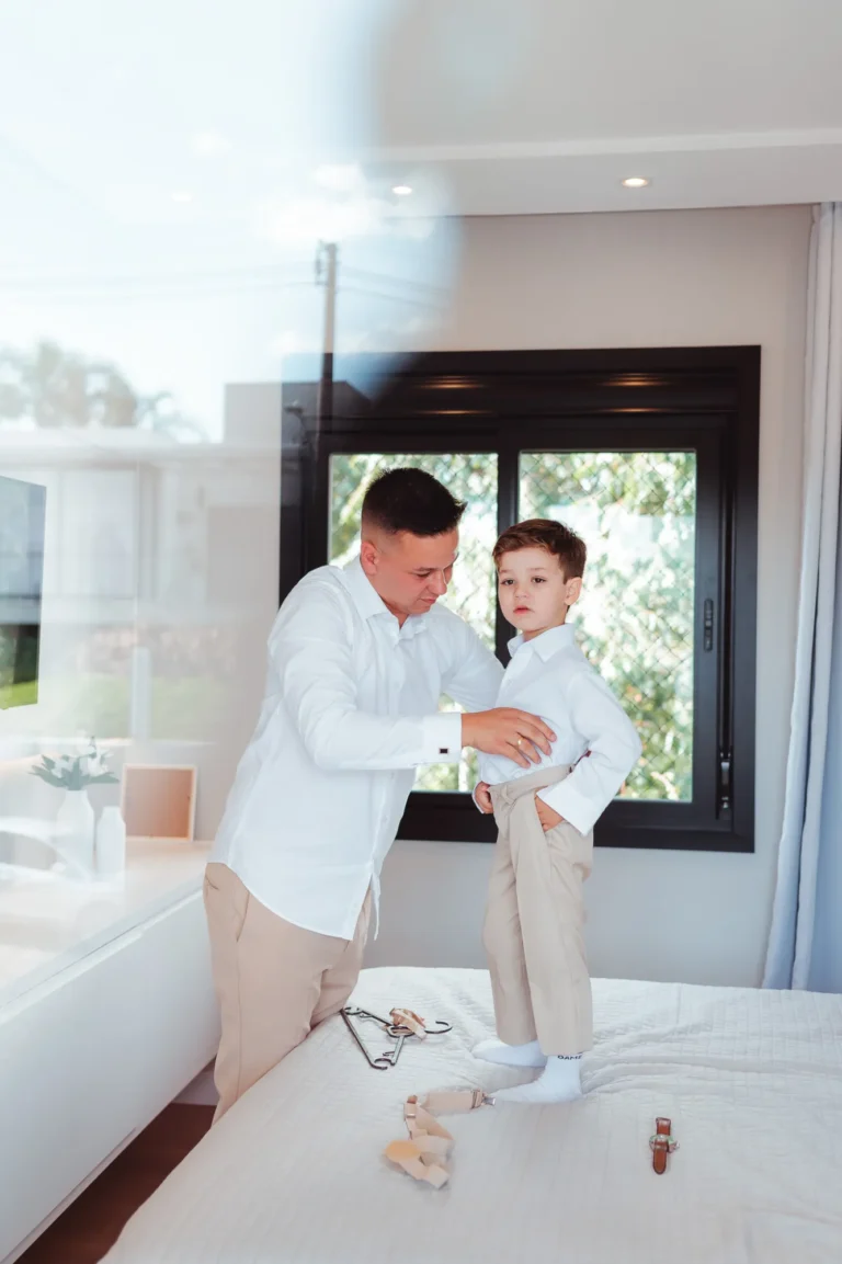 Casamento de Fran e Djonatan: preparação do noivo e padrinhos