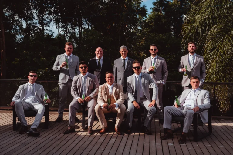 Casamento de Fran e Djonatan: preparação do noivo e padrinhos