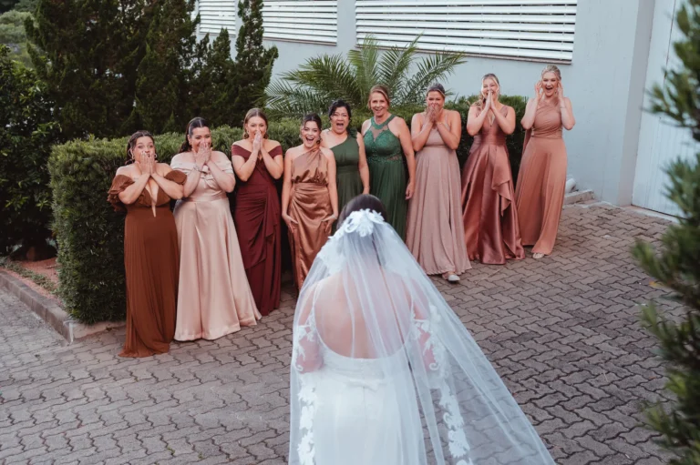 Casamento de Fran e Djonatan: noiva com as madrinhas