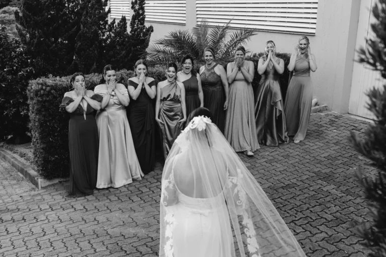 Casamento de Fran e Djonatan: noiva com as madrinhas