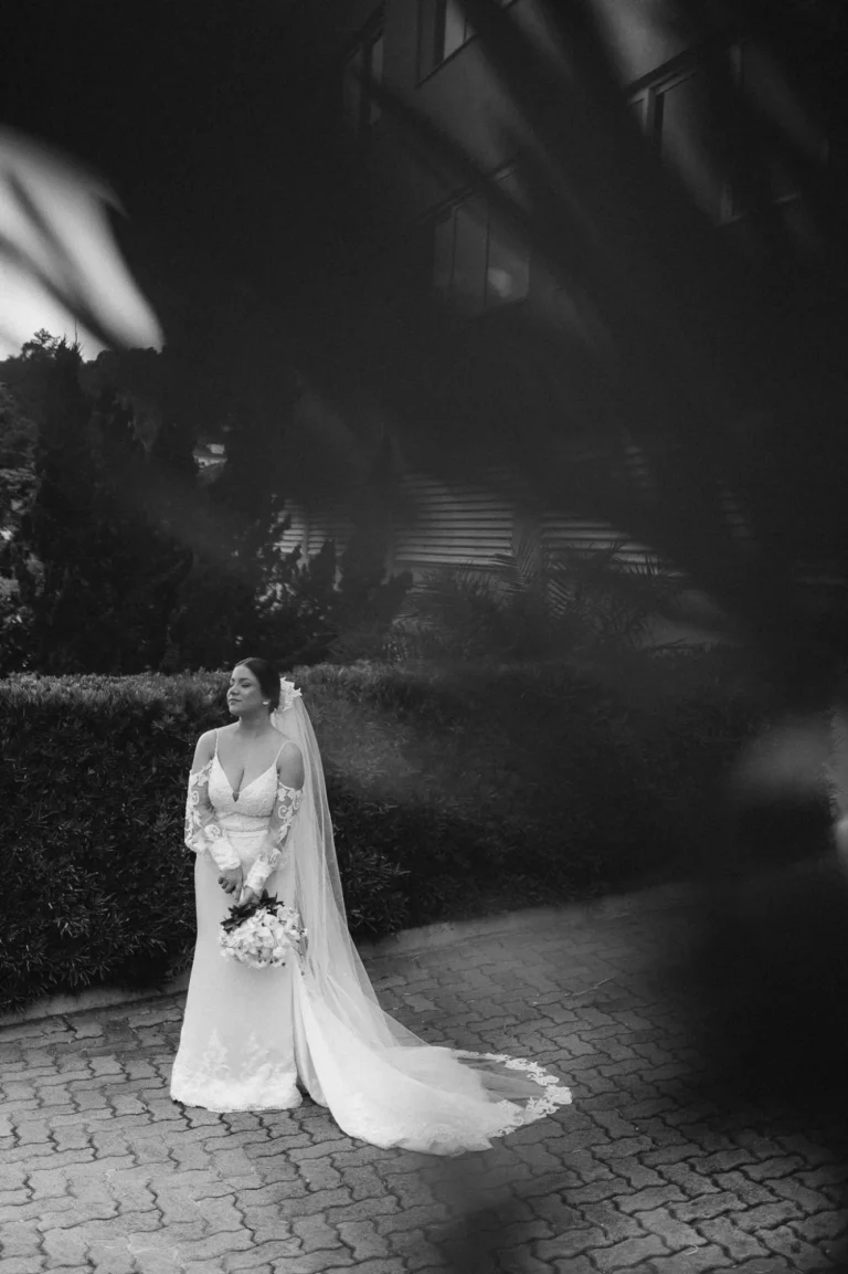Casamento de Fran e Djonatan: noiva com as madrinhas