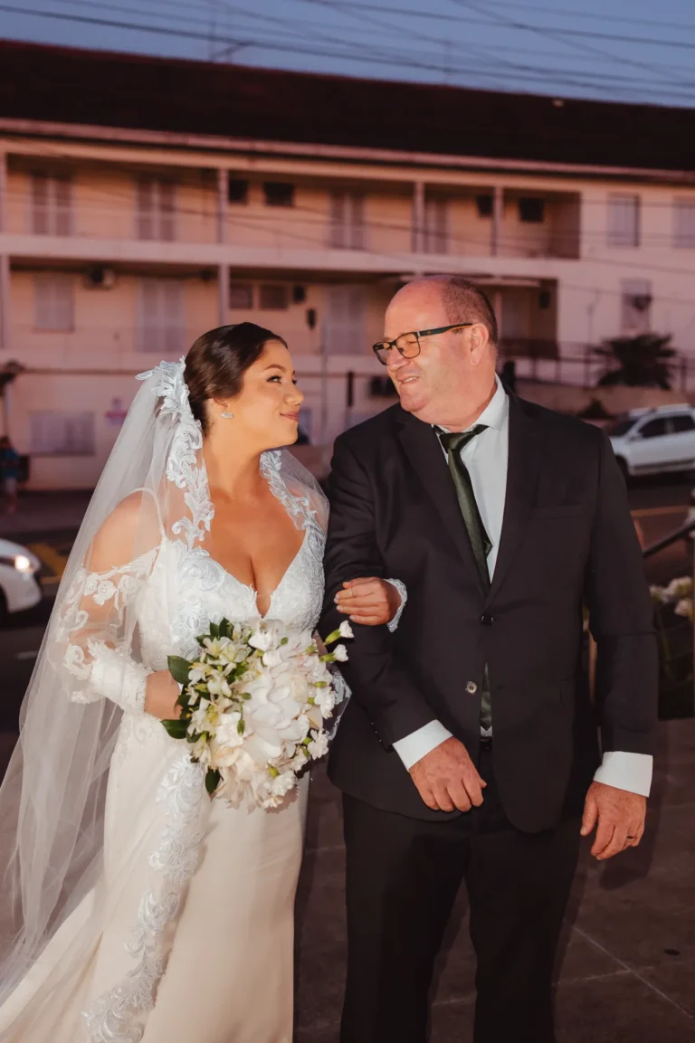 Casamento de Fran e Djonatan: cerimônia na igreja