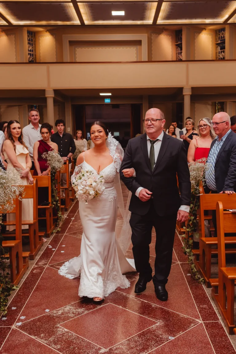 Casamento de Fran e Djonatan: cerimônia na igreja