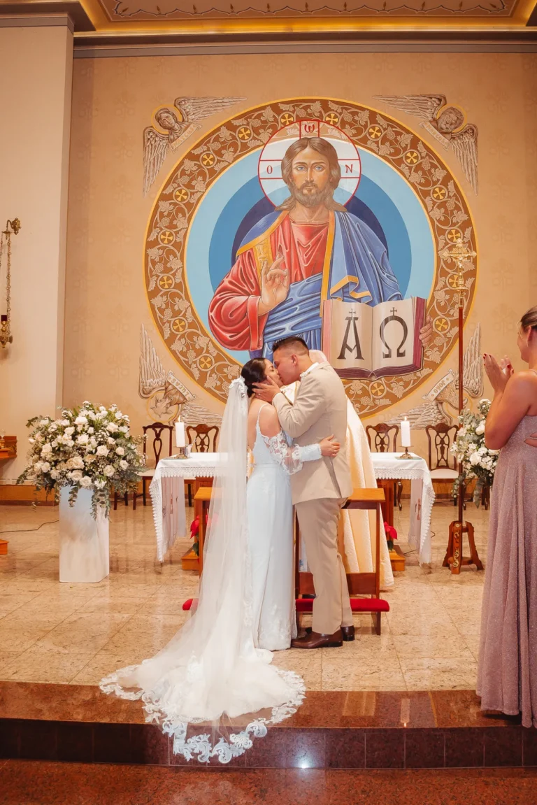 Casamento de Fran e Djonatan: cerimônia na igreja