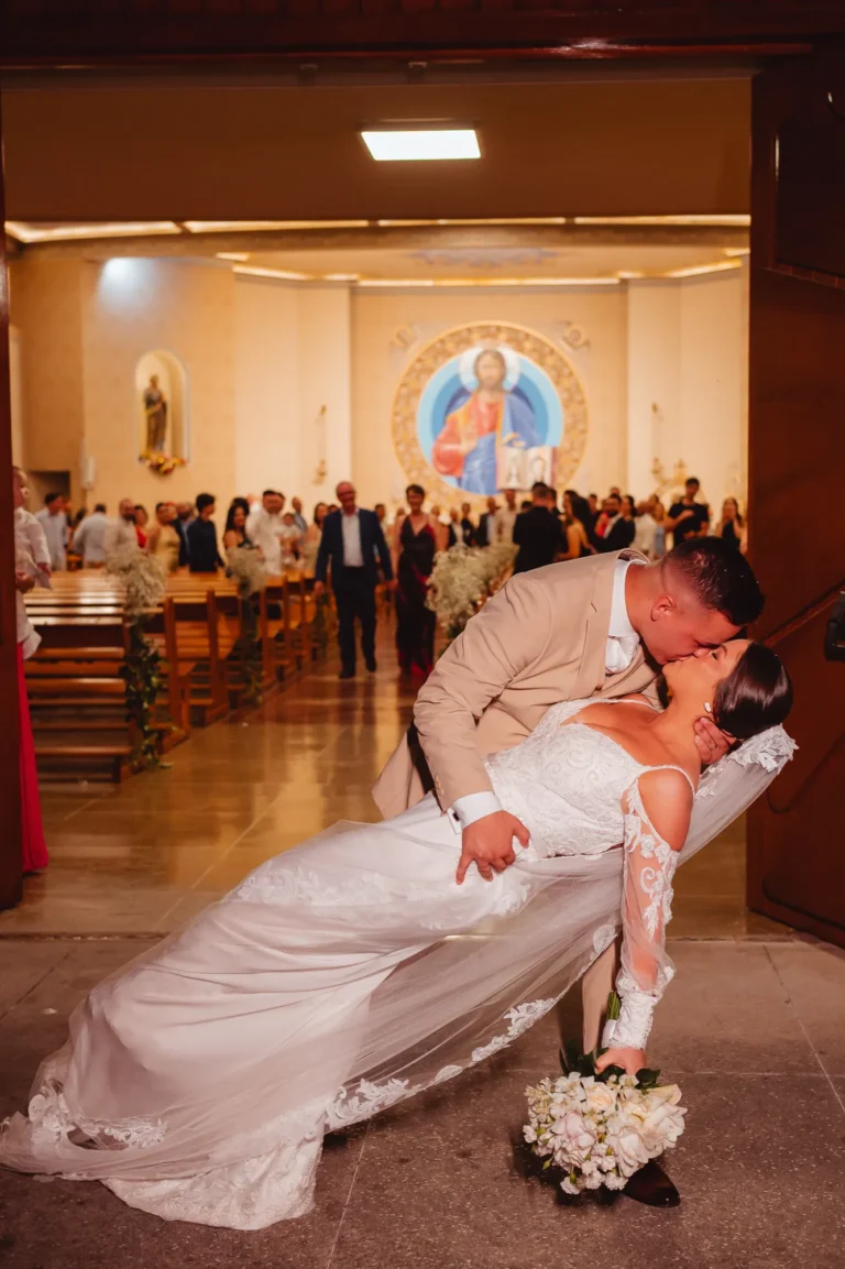 Casamento de Fran e Djonatan: cerimônia na igreja