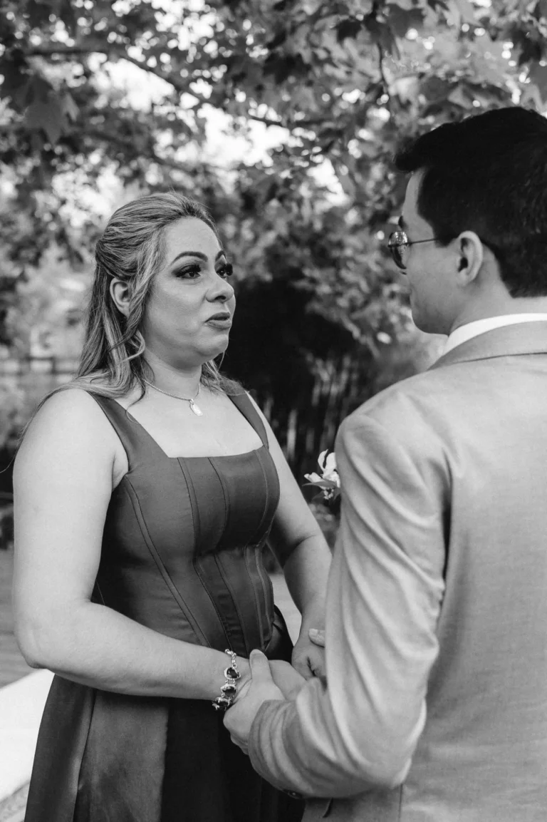 Casamento de Thais e Mateus: cerimônia ao ar livre