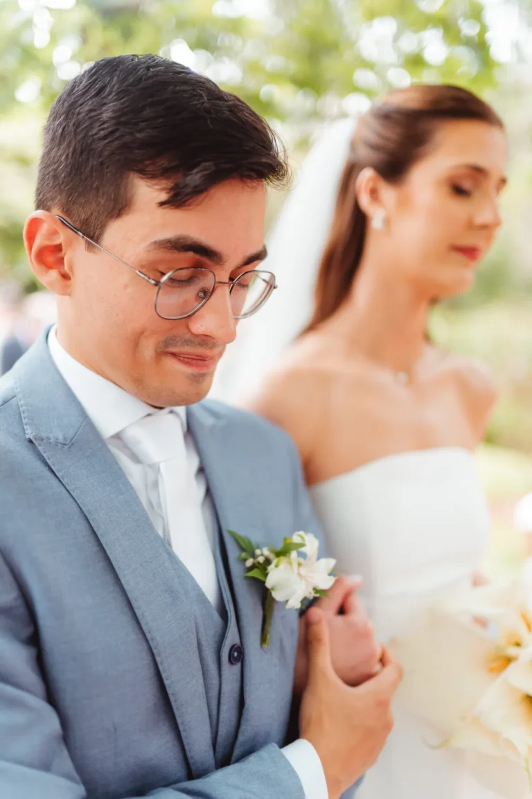 Casamento de Thais e Mateus: cerimônia ao ar livre