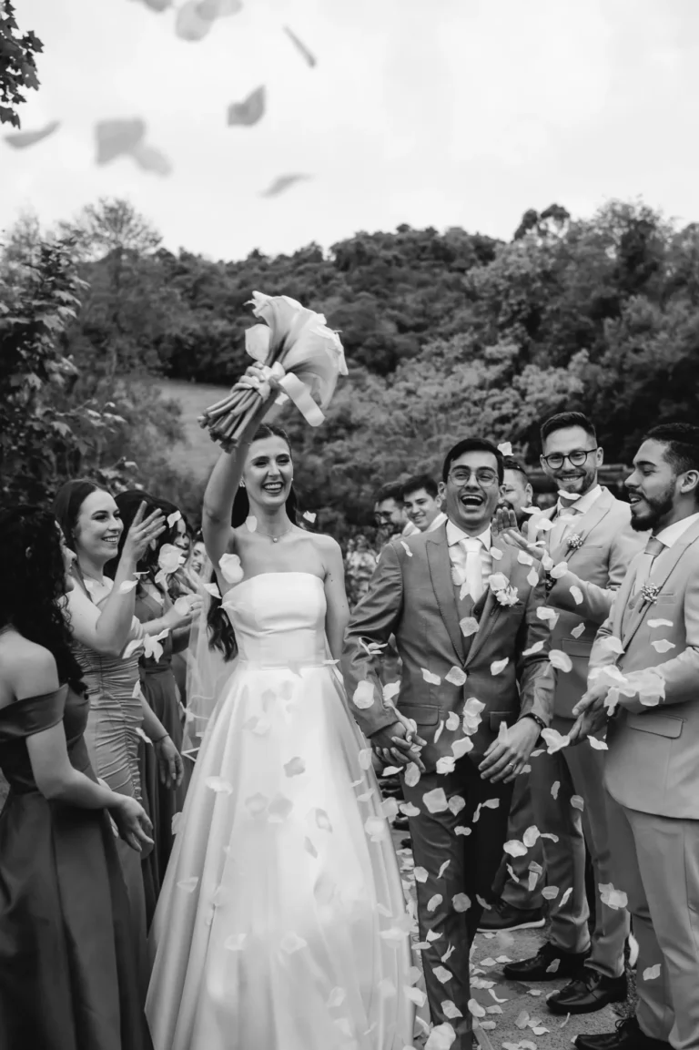 Casamento de Thais e Mateus: cerimônia ao ar livre